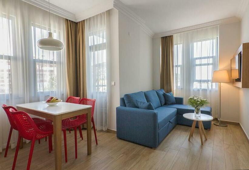 آپارتمان 1 خوابه با بالکن, Comfort Suites