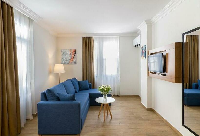 آپارتمان 1 خوابه با بالکن, Comfort Suites