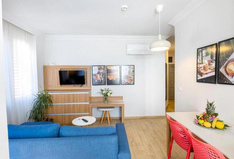 آپارتمان 1 خوابه با بالکن, Comfort Suites