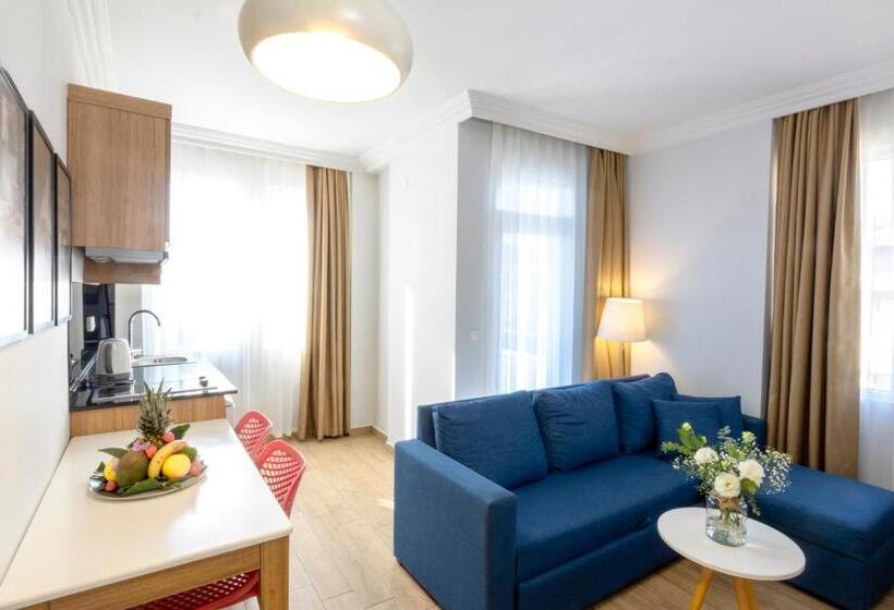 آپارتمان 1 خوابه با بالکن, Comfort Suites