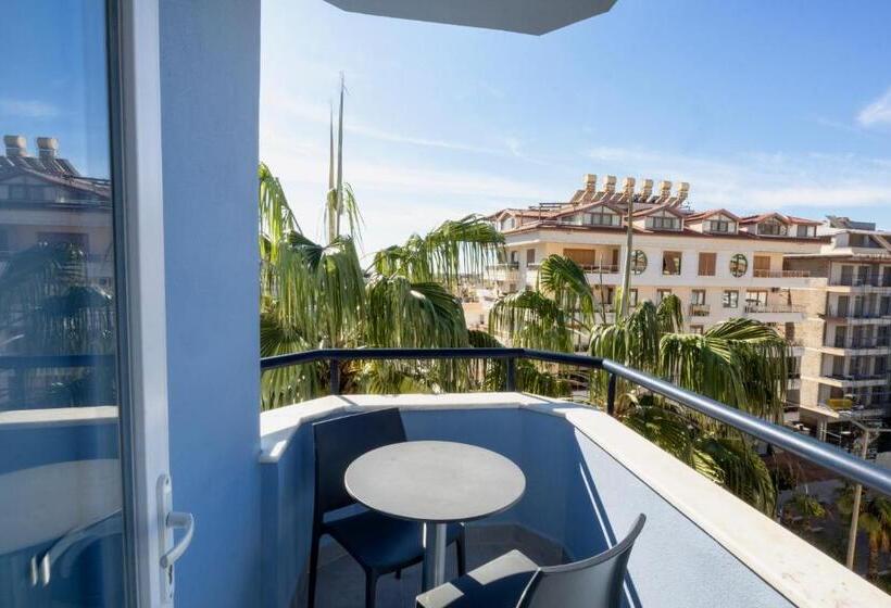 آپارتمان 1 خوابه با بالکن, Comfort Suites