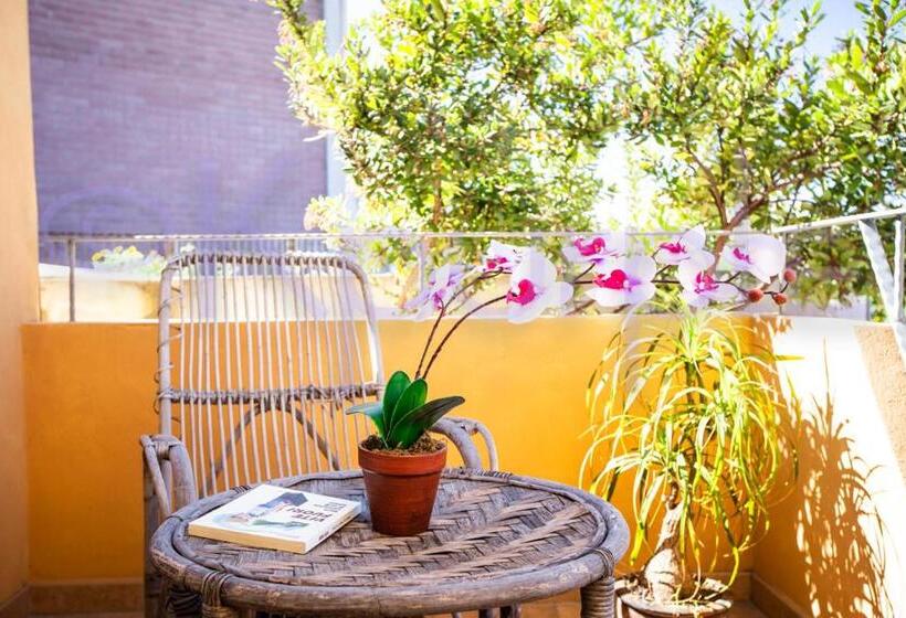 Номер Superior, Le Api