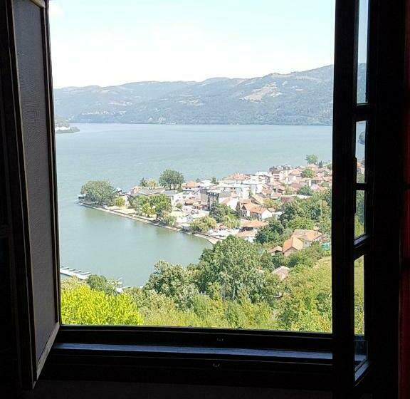 اتاق استاندارد سه تخته با چشم‌انداز, B&b Jonovic