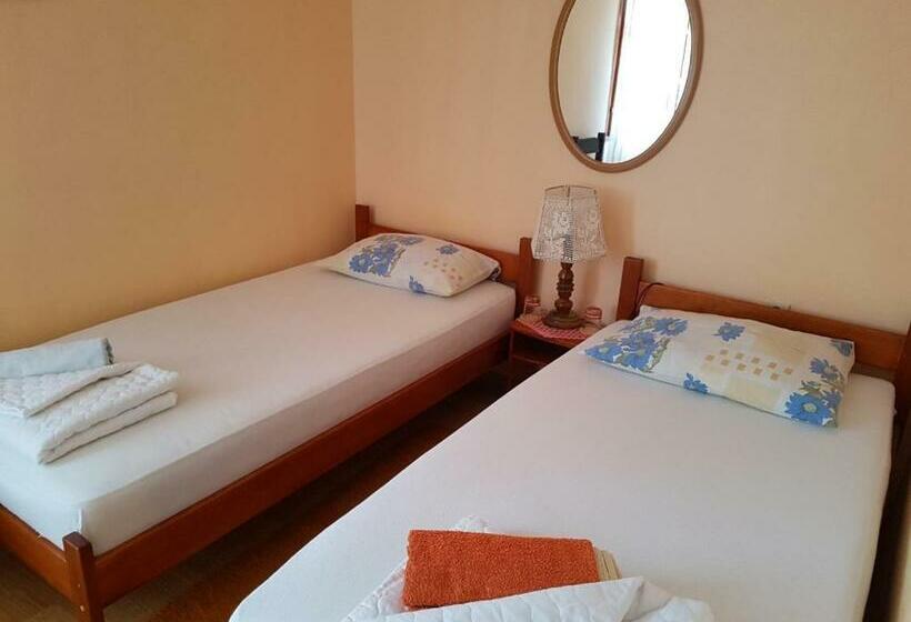 اتاق استاندارد, B&b Jonovic