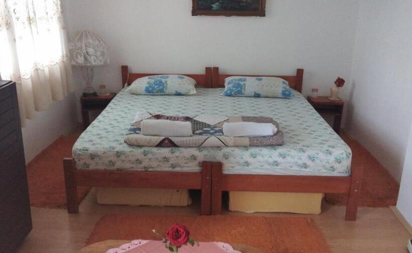 Standard Triple Room with Terrace, B&b Jonovic
