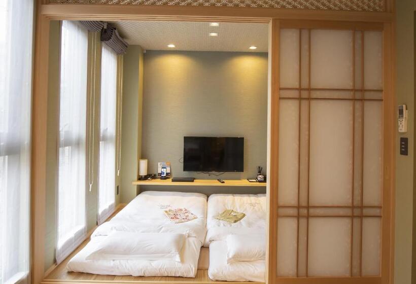 Apartament 2 Dormitoris, Sola