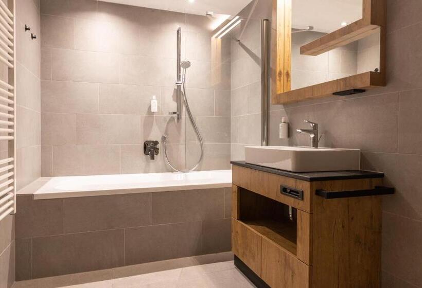 Апартаменты Deluxe 2 Спальни, Allsuite Resort Otztal