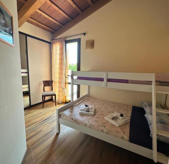 חדר סטנדרט לארבעה, Ca' Dei Gelsi B & B