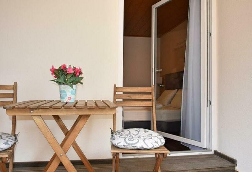 バルコニー付きスタンダードルーム, Cafe Hotel Altreuter