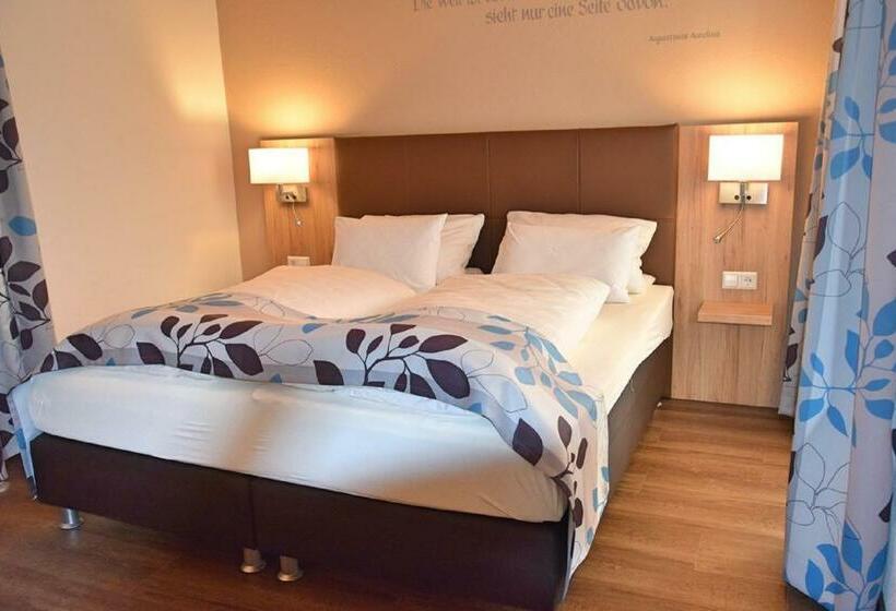 Номер Стандарт, Cafe Hotel Altreuter