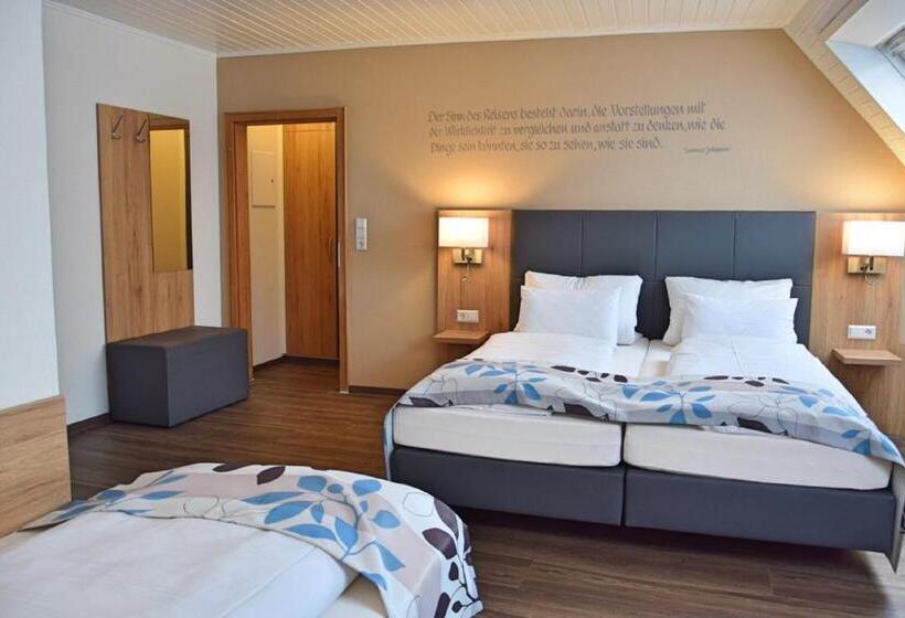 Номер Стандарт Трехместный, Cafe Hotel Altreuter