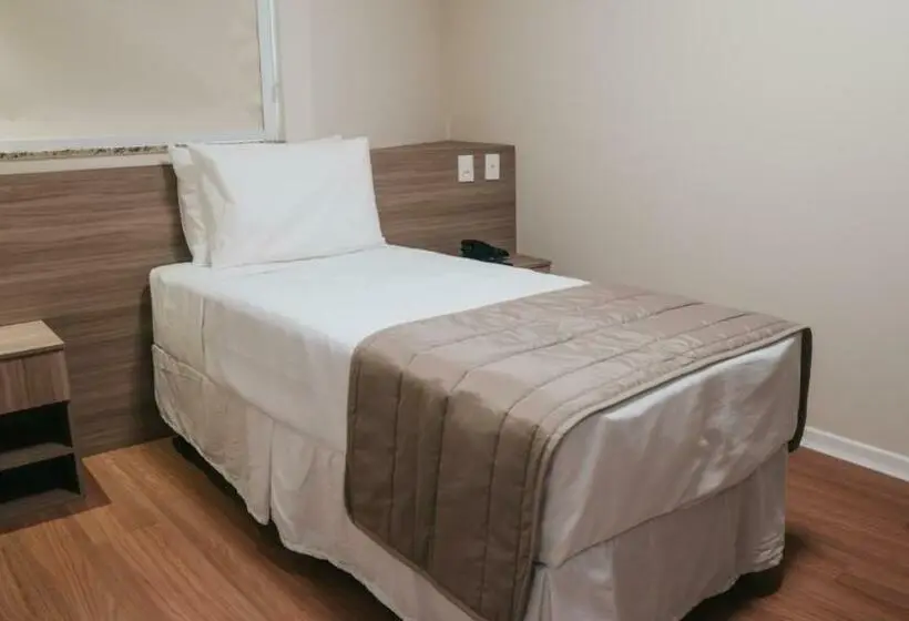 Standard Yhden Hengen Huone, Golden Inn Lafaiete