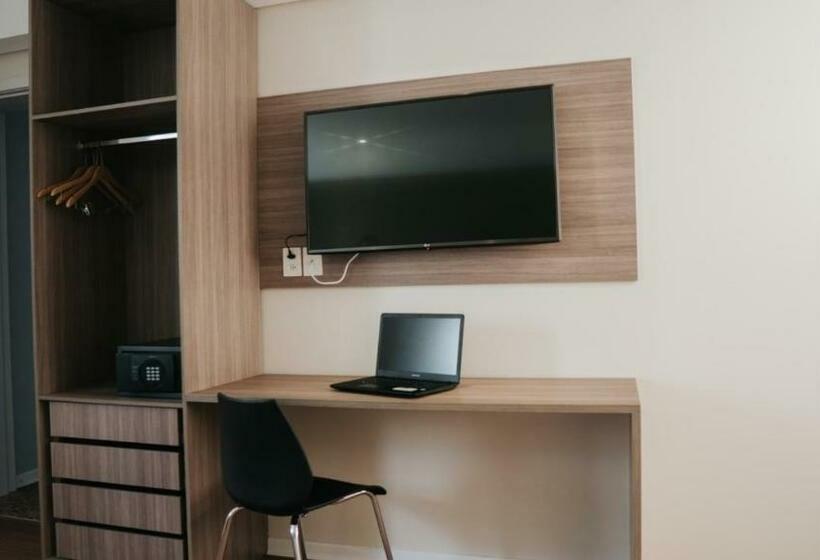 Quarto Triplo Deluxe, Golden Inn Lafaiete