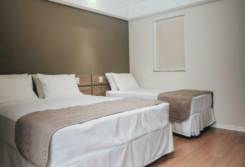 חדר דלוקס לשלושה, Golden Inn Lafaiete