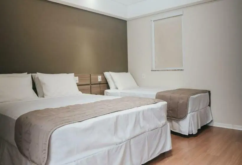 Deluxe Kolmen Hengen Huone, Golden Inn Lafaiete