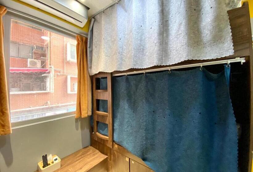 Classic Quadruple Occupancy Room, Amu Dreamhouse 阿木旅舍