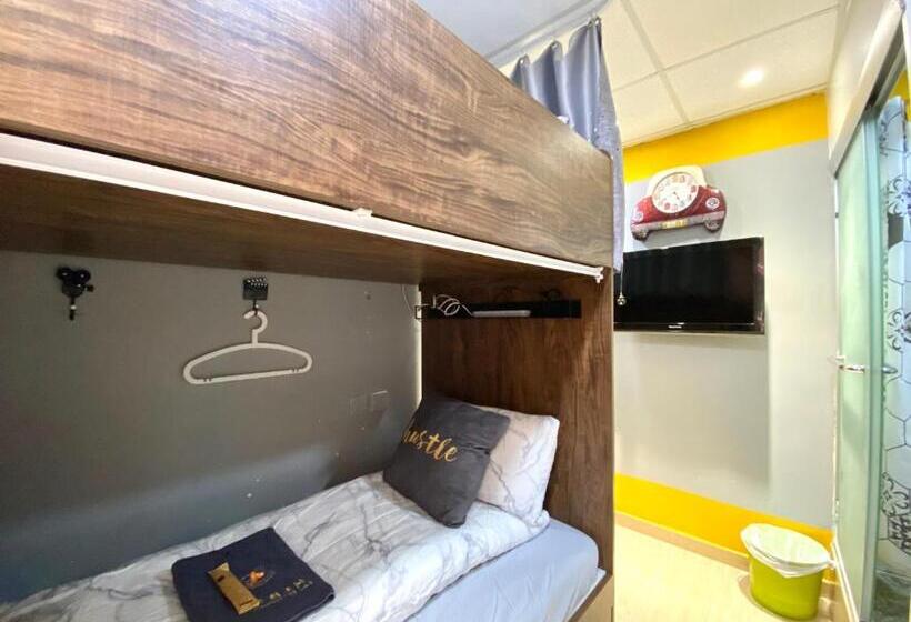 Classic Quadruple Occupancy Room, Amu Dreamhouse 阿木旅舍