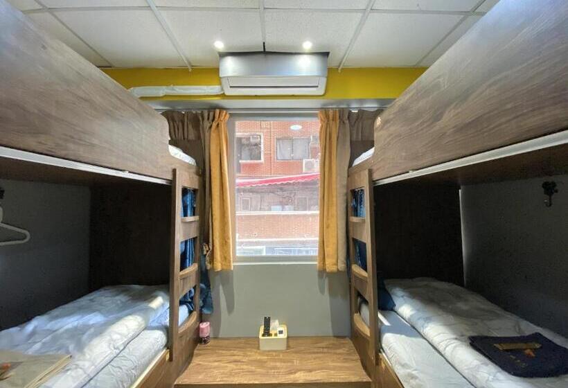 Classic Quadruple Occupancy Room, Amu Dreamhouse 阿木旅舍