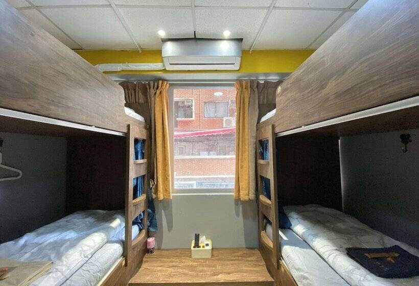 Standard Quadruple Room, Amu Dreamhouse 阿木旅舍