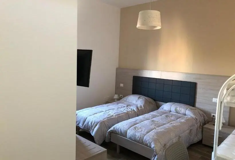 Standard Neljän Hengen Huone, La Punta Dei Venti