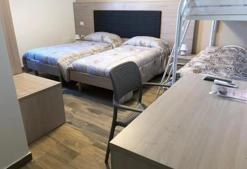 Standard Neljän Hengen Huone, La Punta Dei Venti
