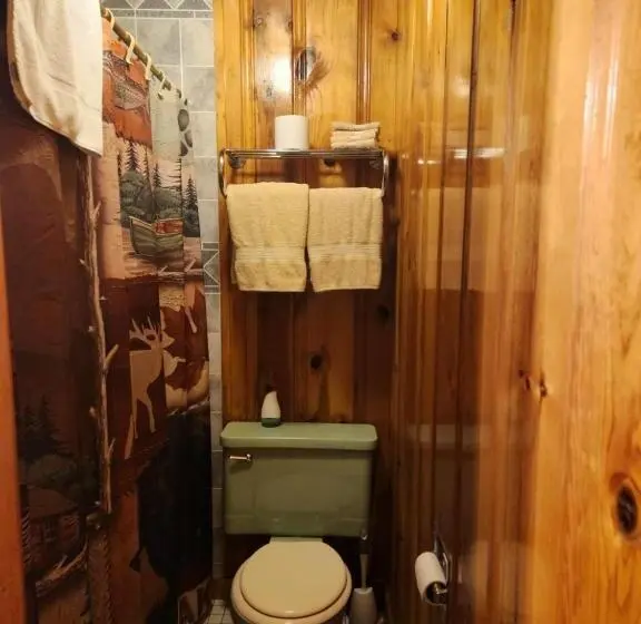 デラックススイート, Eagle Nest Fly Shack & Lodge