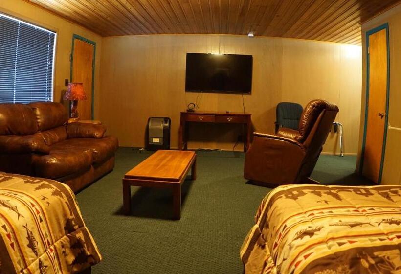 标准工作室, Eagle Nest Fly Shack & Lodge