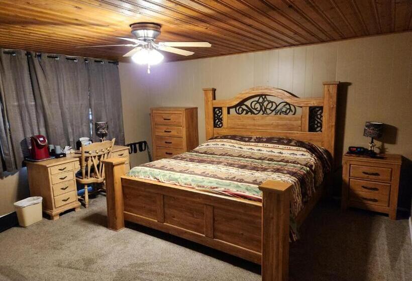 带大床的套房, Eagle Nest Fly Shack & Lodge