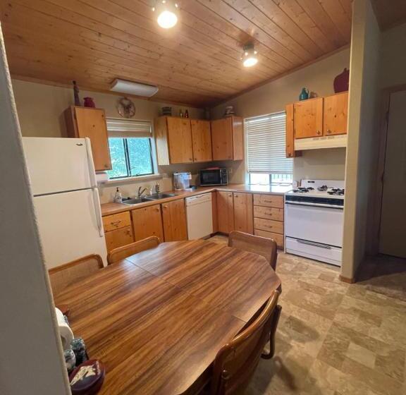 3间卧室的房子, Eagle Nest Fly Shack & Lodge