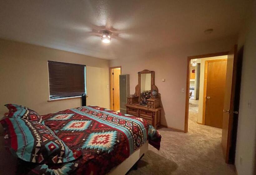 3间卧室的房子, Eagle Nest Fly Shack & Lodge