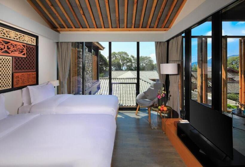 سوییت سوپریور, The Rock