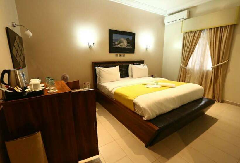 سوئیت رویال, St Hotel Apartment