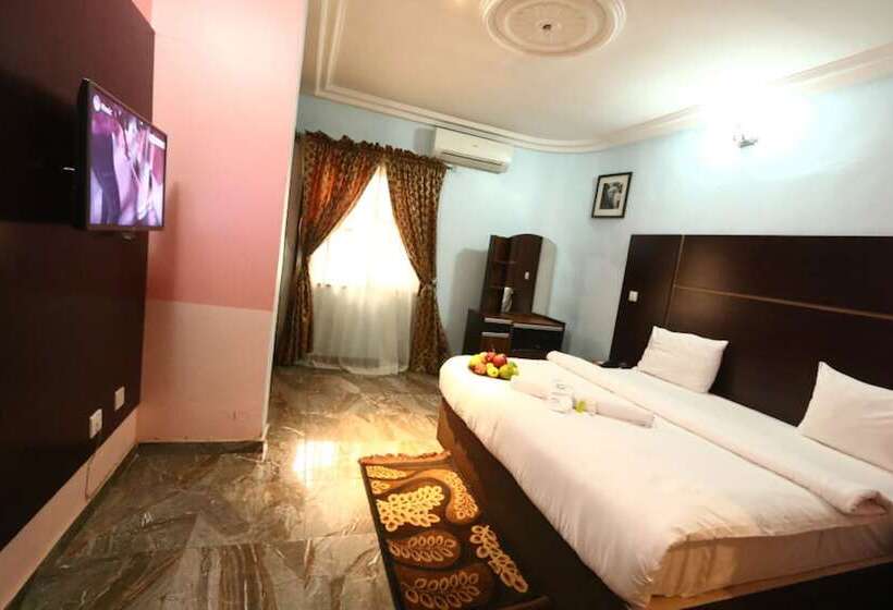 سوئیت رویال, St Hotel Apartment