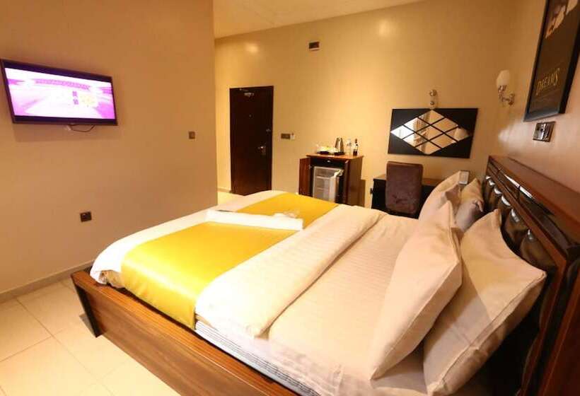 سوئیت رویال, St Hotel Apartment