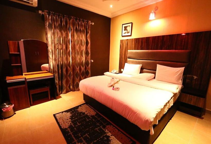 سوئیت رویال, St Hotel Apartment