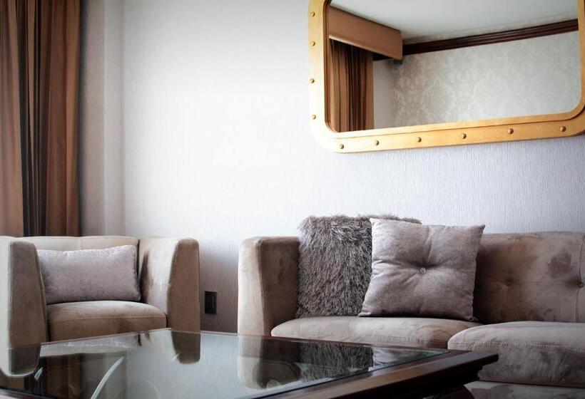 주니어 스위트, Wyndham Torreon