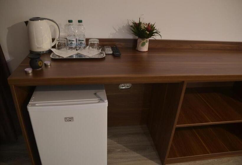 디럭스 트리플 룸, Pensiune Pavo