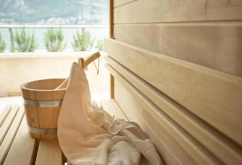 Comfort studio with lake view, Sunset Residence