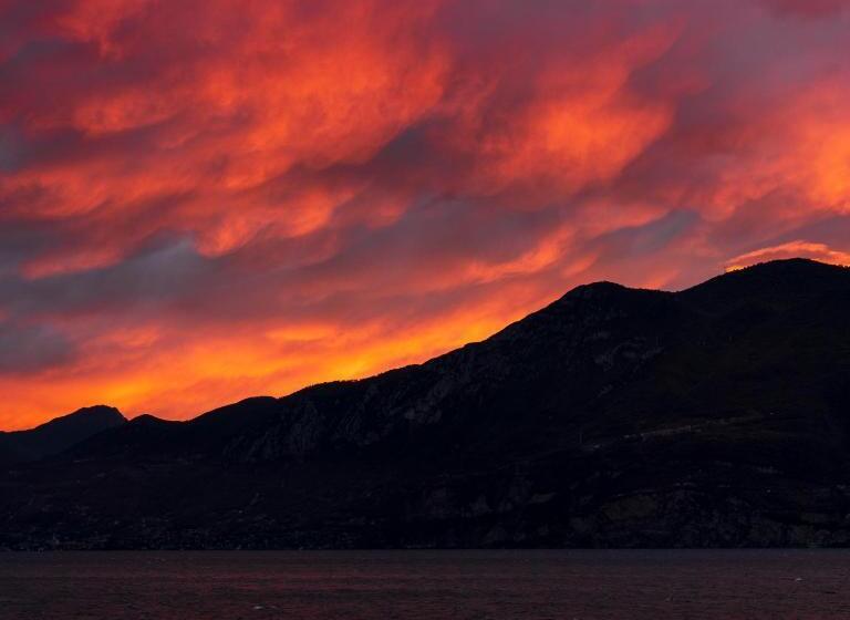 Standard studio with lake view, Sunset Residence