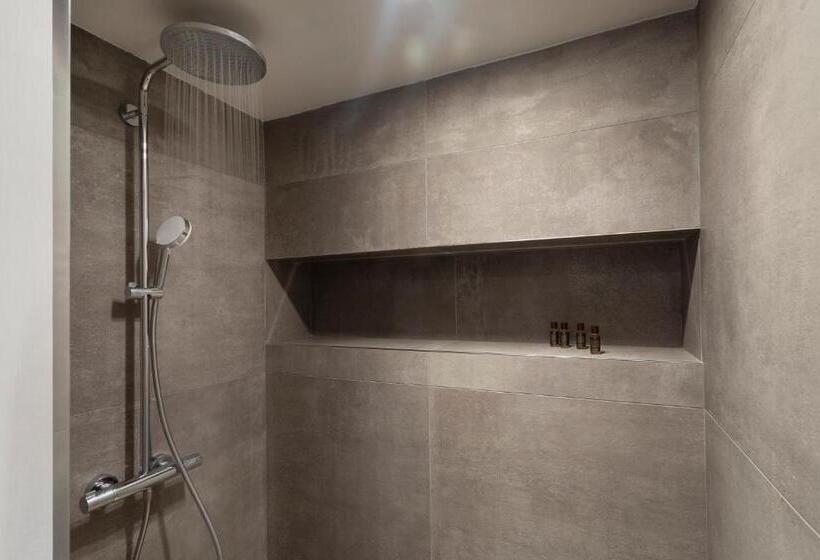 Standard studio with lake view, Sunset Residence