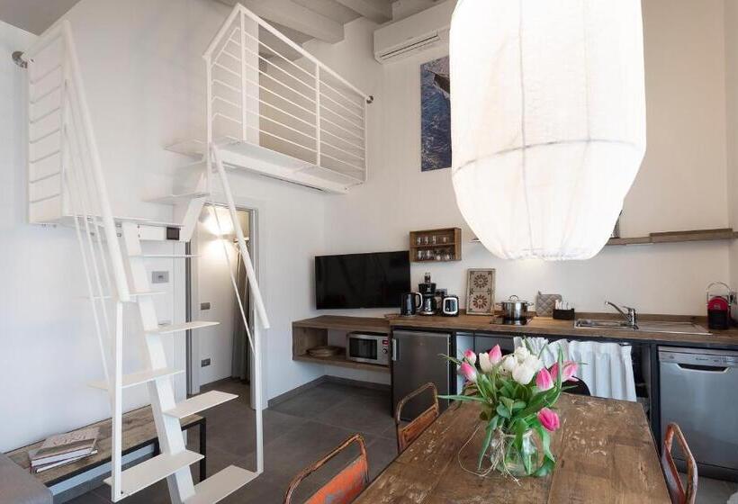 1 Bedroom Apartment Lake View, Sunset Residence