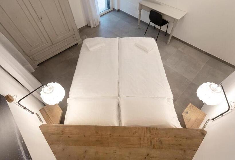 2 Bedrooms Apartment Lake View, Sunset Residence