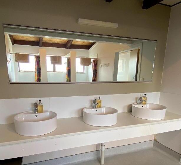 غرفة إقتصادية حمام مشترك, Adventure Lodge And Motels And Tongariro Crossing Track Transport