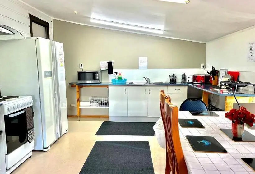 浴室共有ファミリールーム, Adventure Lodge And Motels And Tongariro Crossing Track Transport