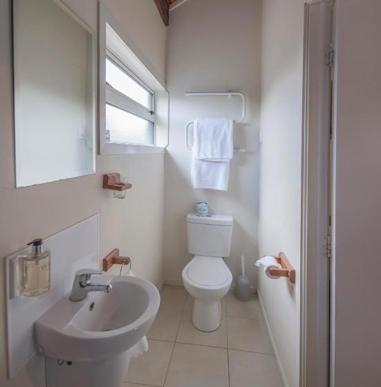 Номер Стандарт, Adventure Lodge And Motels And Tongariro Crossing Track Transport