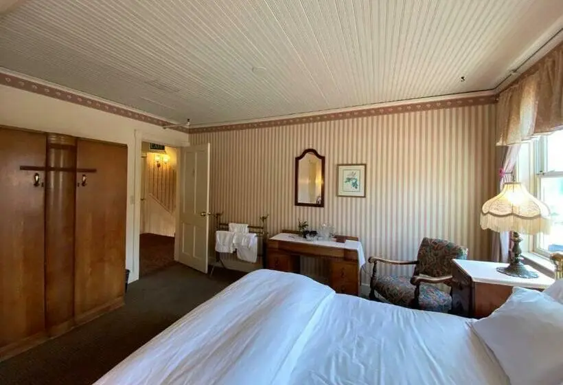 Deluxe Kolmen Hengen Huone, Orcas