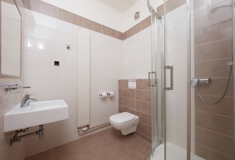 标准单人间, Roosevelt