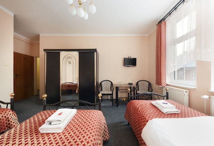 标准三人间, Roosevelt