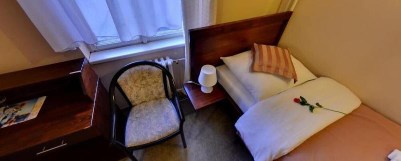 标准单人间, Roosevelt