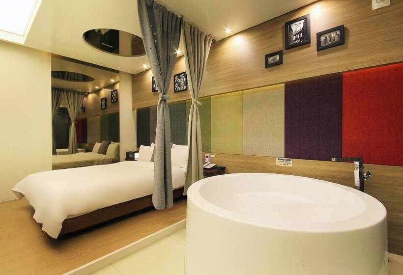 חדר סטנדרט, H Drive